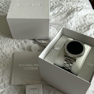 MICHEAL KORS ACCESS SMART WATCH